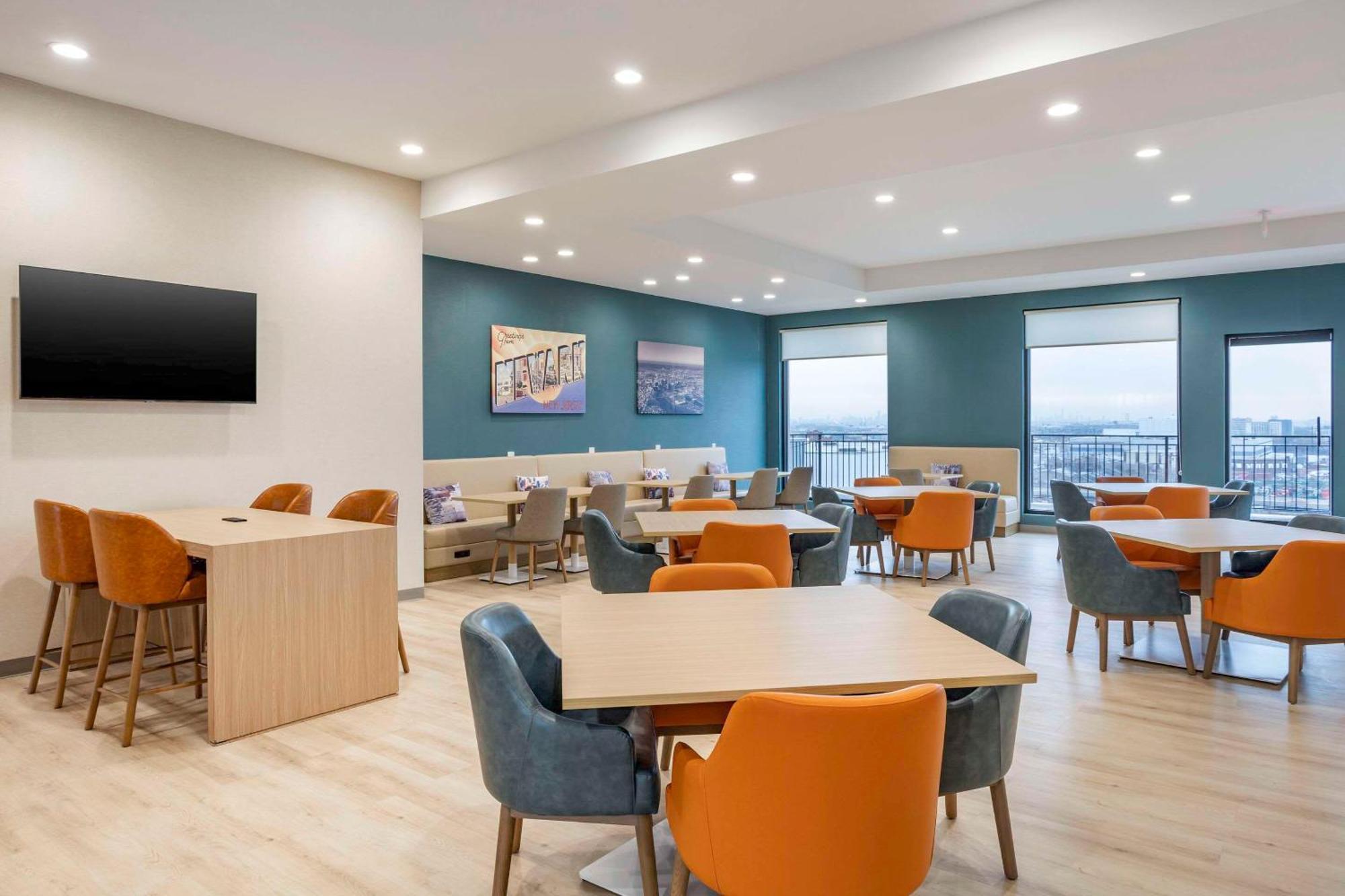 Comfort Inn & Suites Newark Liberty International Airport Ngoại thất bức ảnh