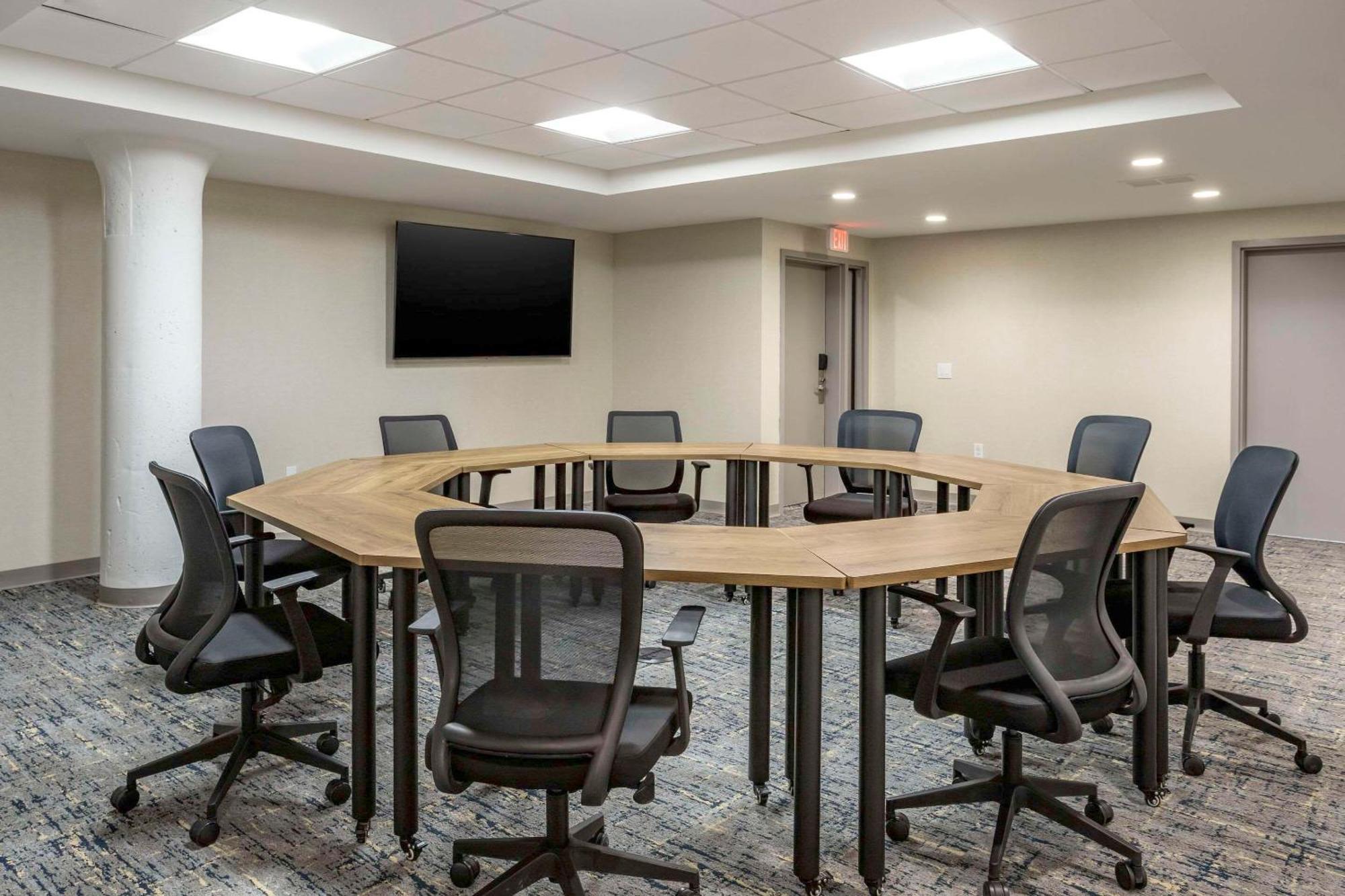 Comfort Inn & Suites Newark Liberty International Airport Ngoại thất bức ảnh
