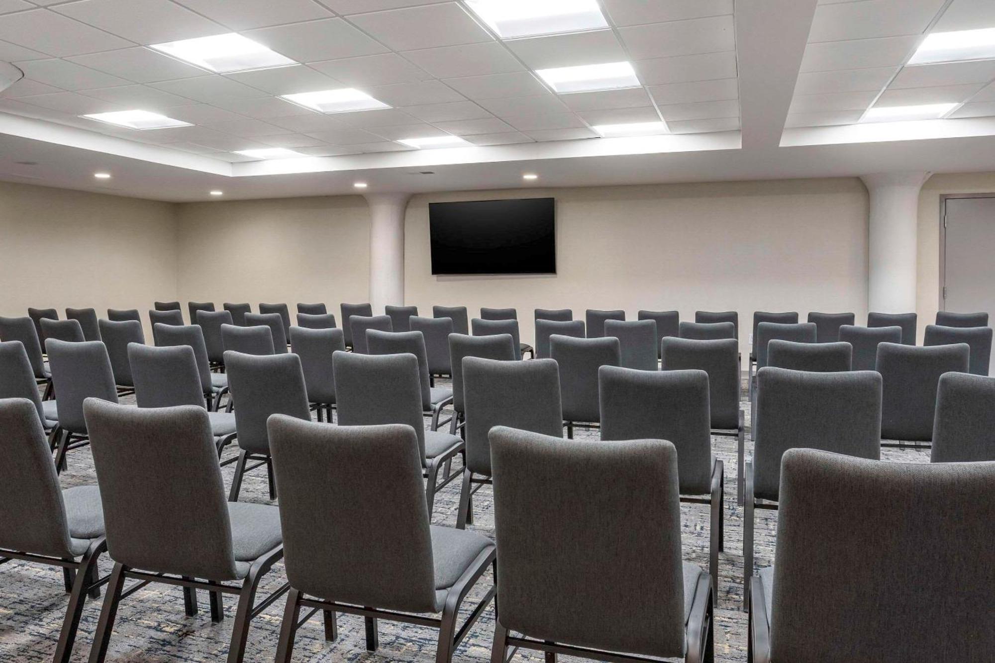 Comfort Inn & Suites Newark Liberty International Airport Ngoại thất bức ảnh