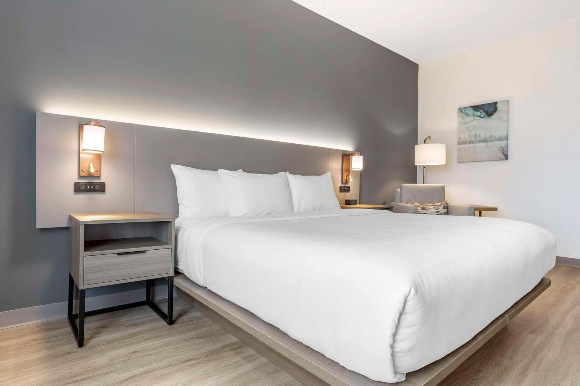 Comfort Inn & Suites Newark Liberty International Airport Ngoại thất bức ảnh