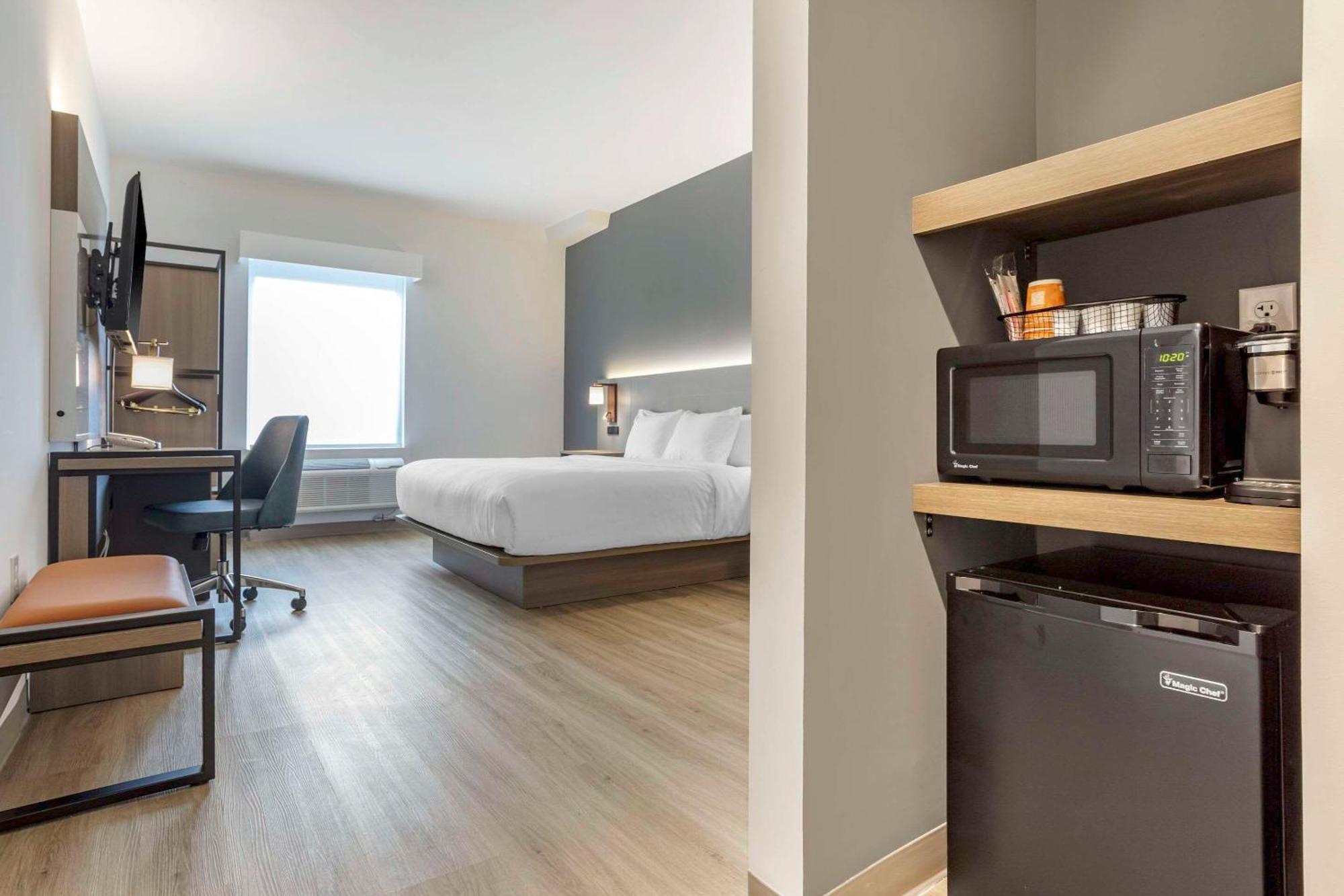 Comfort Inn & Suites Newark Liberty International Airport Ngoại thất bức ảnh