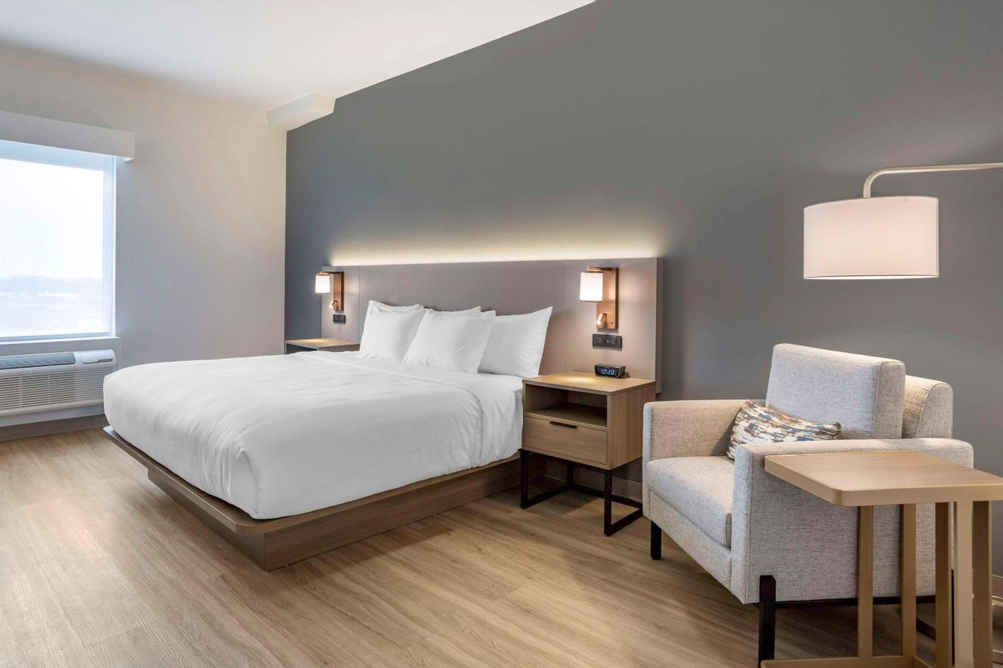 Comfort Inn & Suites Newark Liberty International Airport Ngoại thất bức ảnh