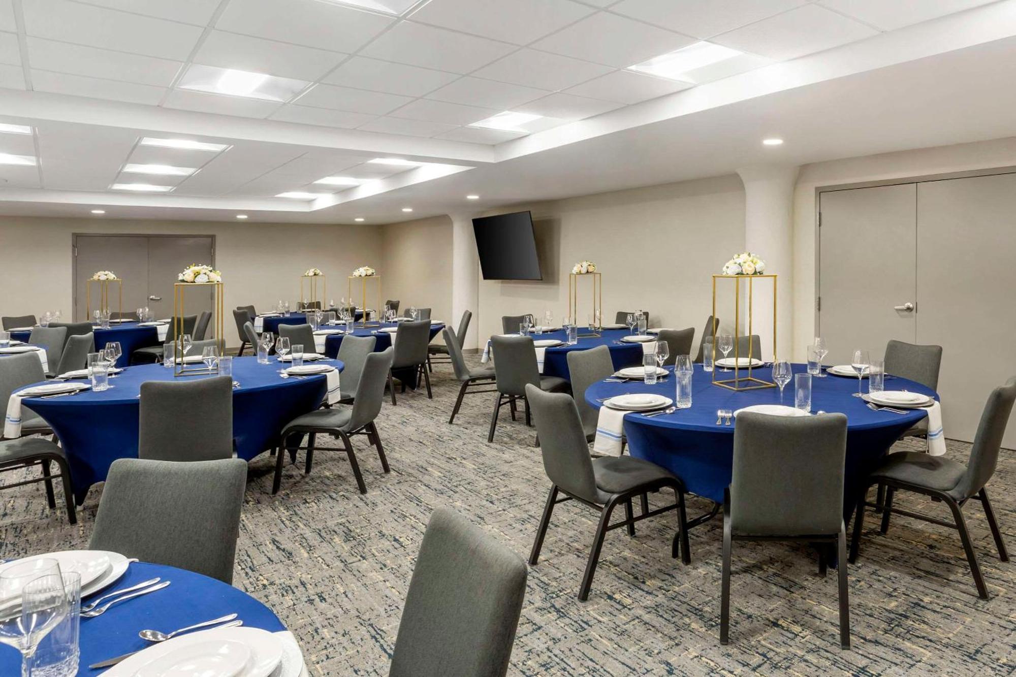 Comfort Inn & Suites Newark Liberty International Airport Ngoại thất bức ảnh