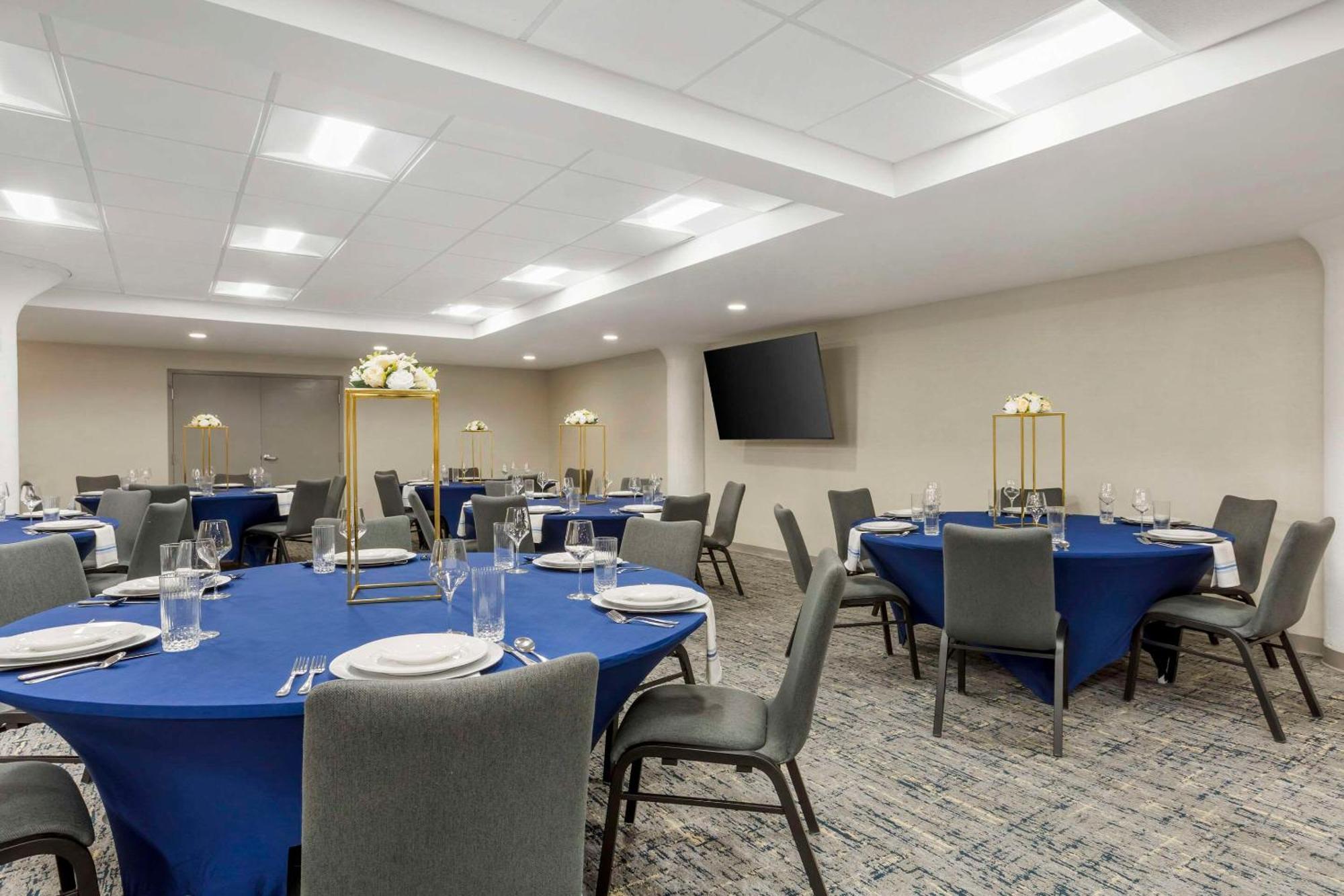 Comfort Inn & Suites Newark Liberty International Airport Ngoại thất bức ảnh