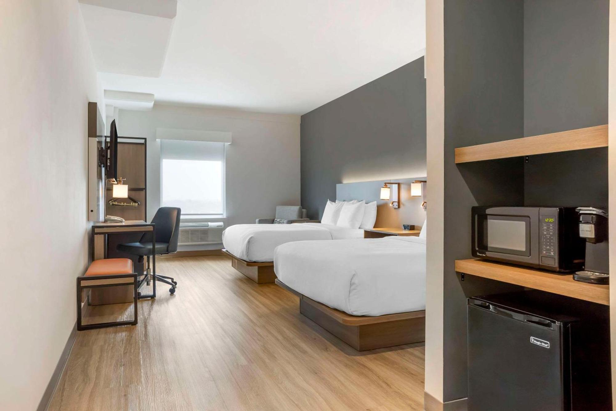 Comfort Inn & Suites Newark Liberty International Airport Ngoại thất bức ảnh